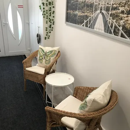 Beautiful Newly Refurbished Studio,Fully Equipped Apartment Walking Distance To The City Park Where You Will Find The World Famous Szechenyi Thermal Bath Spa, Museums , And The Capital Circus , Ac, Smart Tv, High Speed Internet Budapest Exterior photo