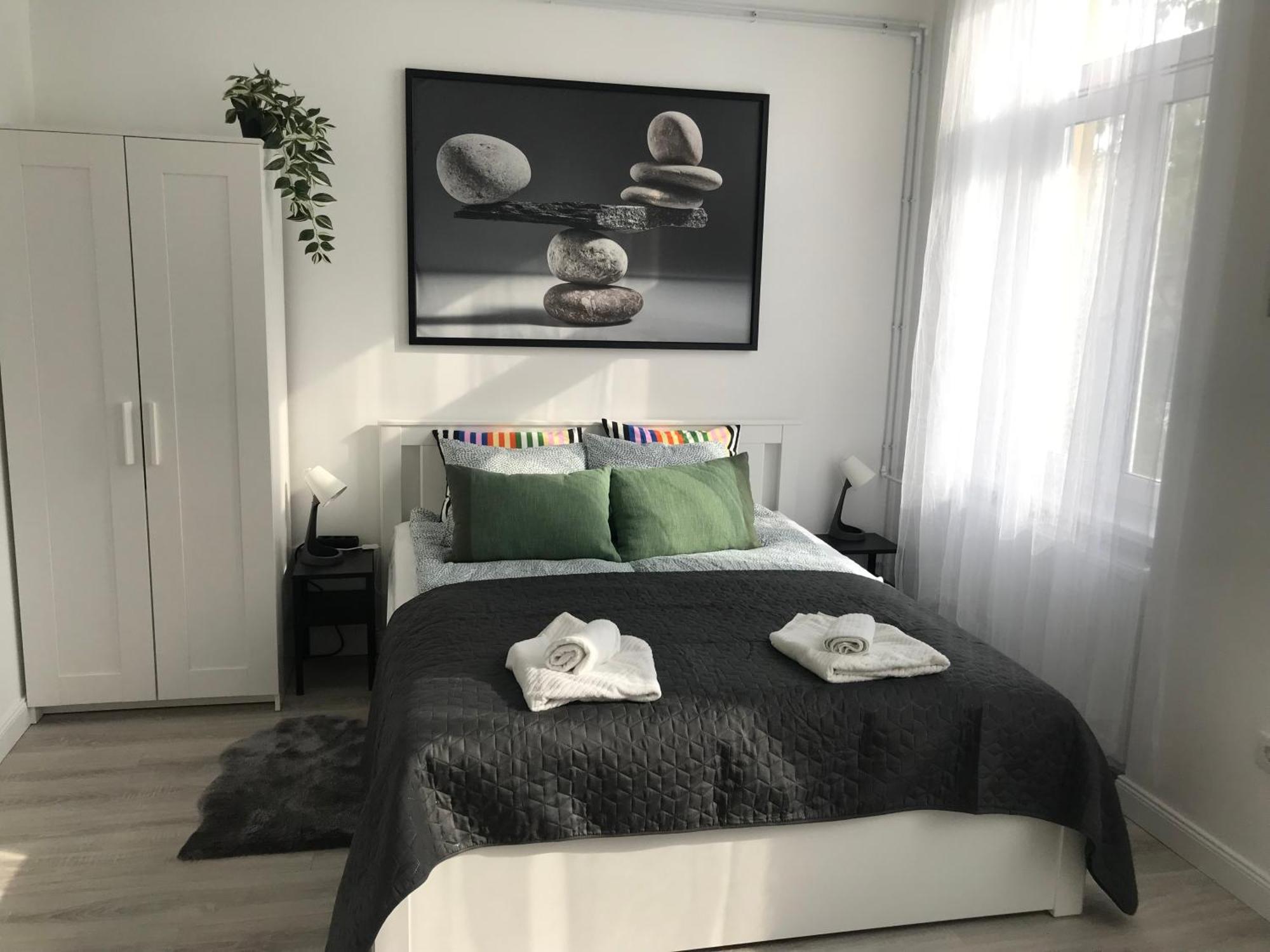 Beautiful Newly Refurbished Studio,fully Equipped Walking Distance To The Park Where Will Find The World Famous Szechenyi Thermal Bath Spa, Museums , And The Capital Circus , Ac, Smart Tv, High Speed Internet *