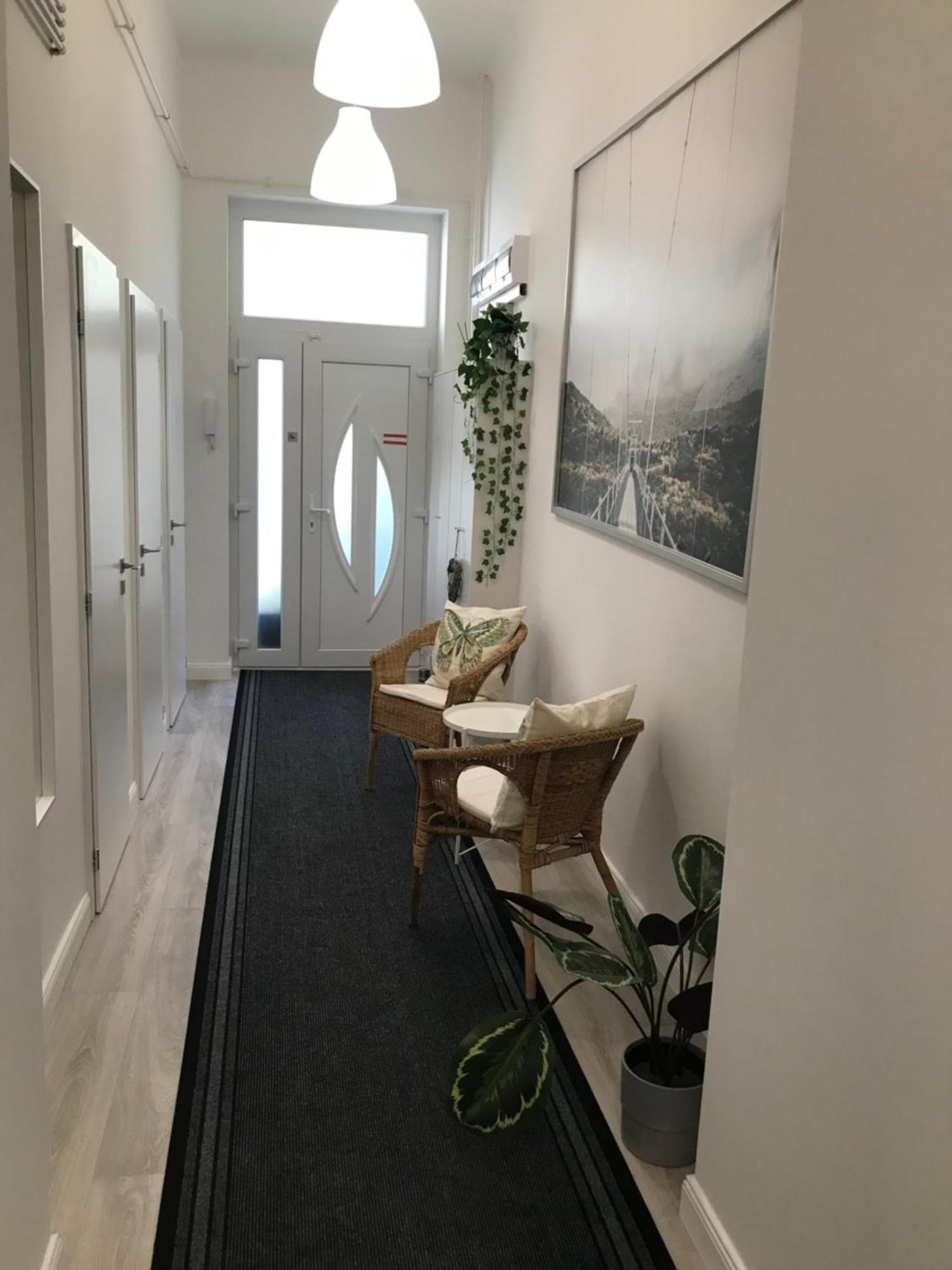 Beautiful Newly Refurbished Studio,fully Equipped Walking Distance To The Park Where Will Find The World Famous Szechenyi Thermal Bath Spa, Museums , And The Capital Circus , Ac, Smart Tv, High Speed Internet * Будапешт