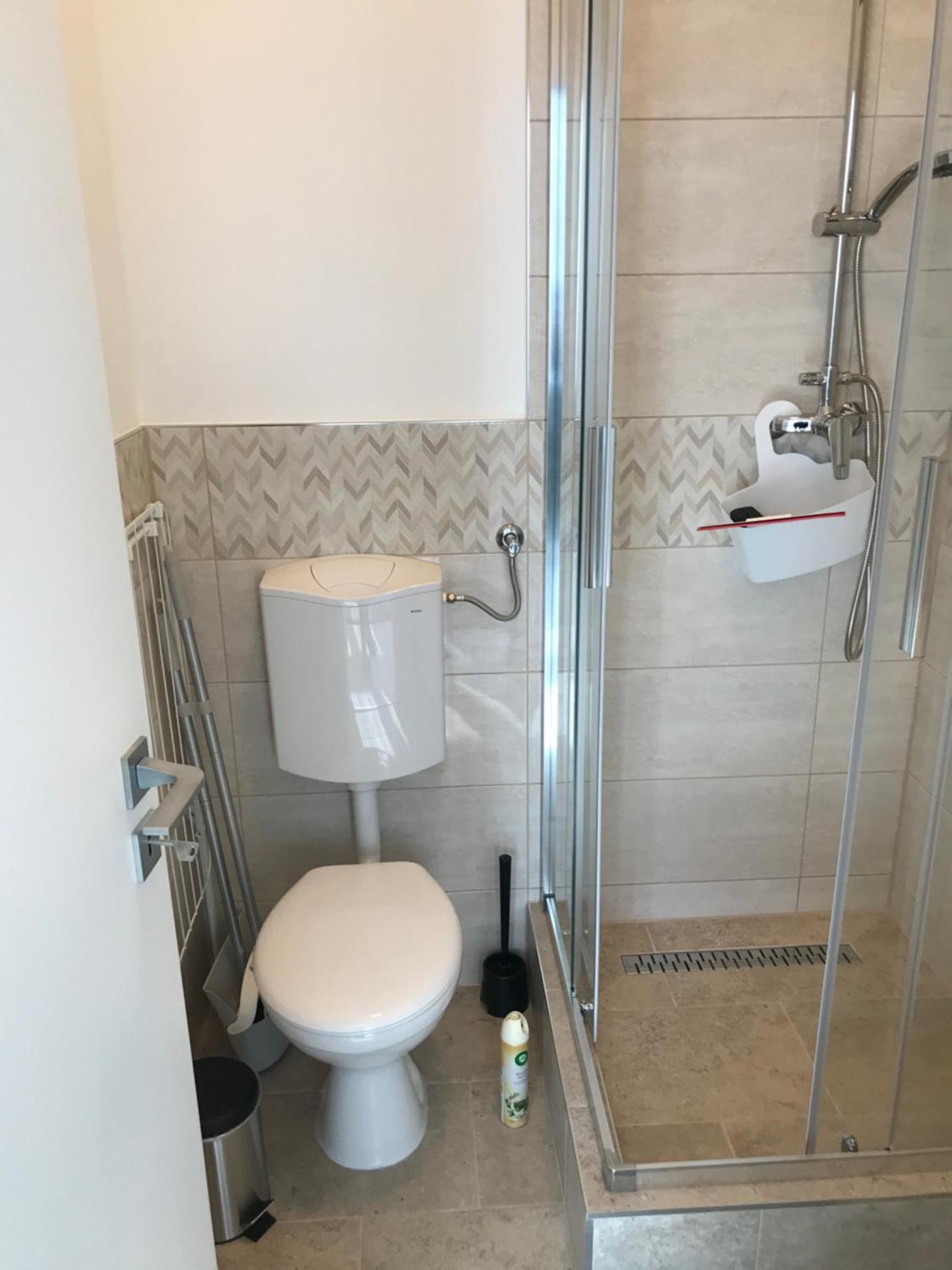 Beautiful Newly Refurbished Studio,fully Equipped Walking Distance To The Park Where Will Find The World Famous Szechenyi Thermal Bath Spa, Museums , And The Capital Circus , Ac, Smart Tv, High Speed Internet * Budapest