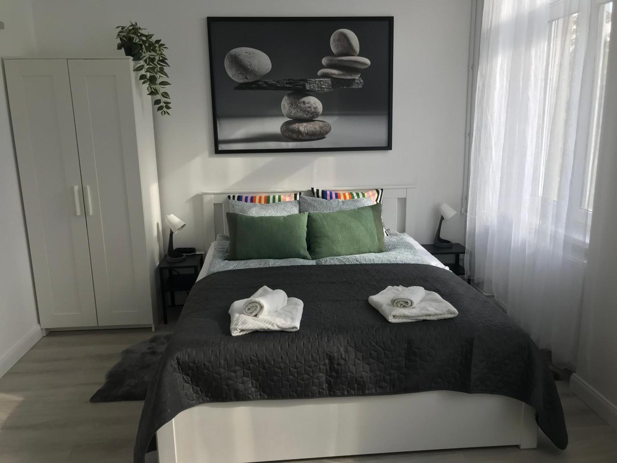 Beautiful Newly Refurbished Studio,fully Equipped Walking Distance To The Park Where Will Find The World Famous Szechenyi Thermal Bath Spa, Museums , And The Capital Circus , Ac, Smart Tv, High Speed Internet Будапешт