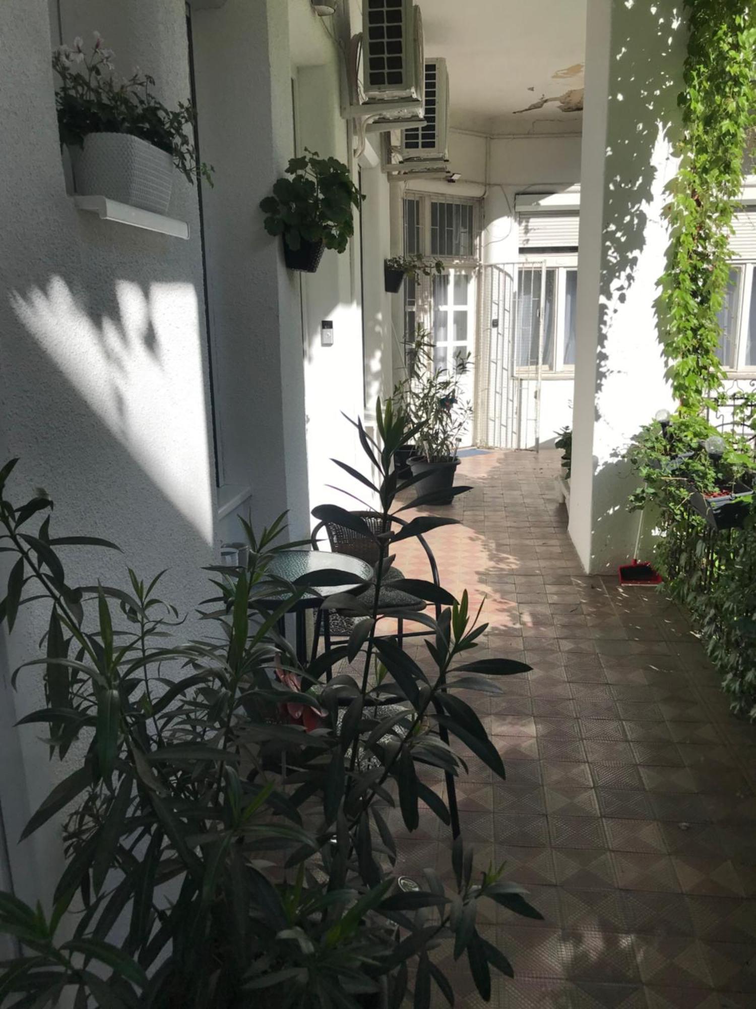 Beautiful Newly Refurbished Studio,fully Equipped Walking Distance To The Park Where Will Find The World Famous Szechenyi Thermal Bath Spa, Museums , And The Capital Circus , Ac, Smart Tv, High Speed Internet *
