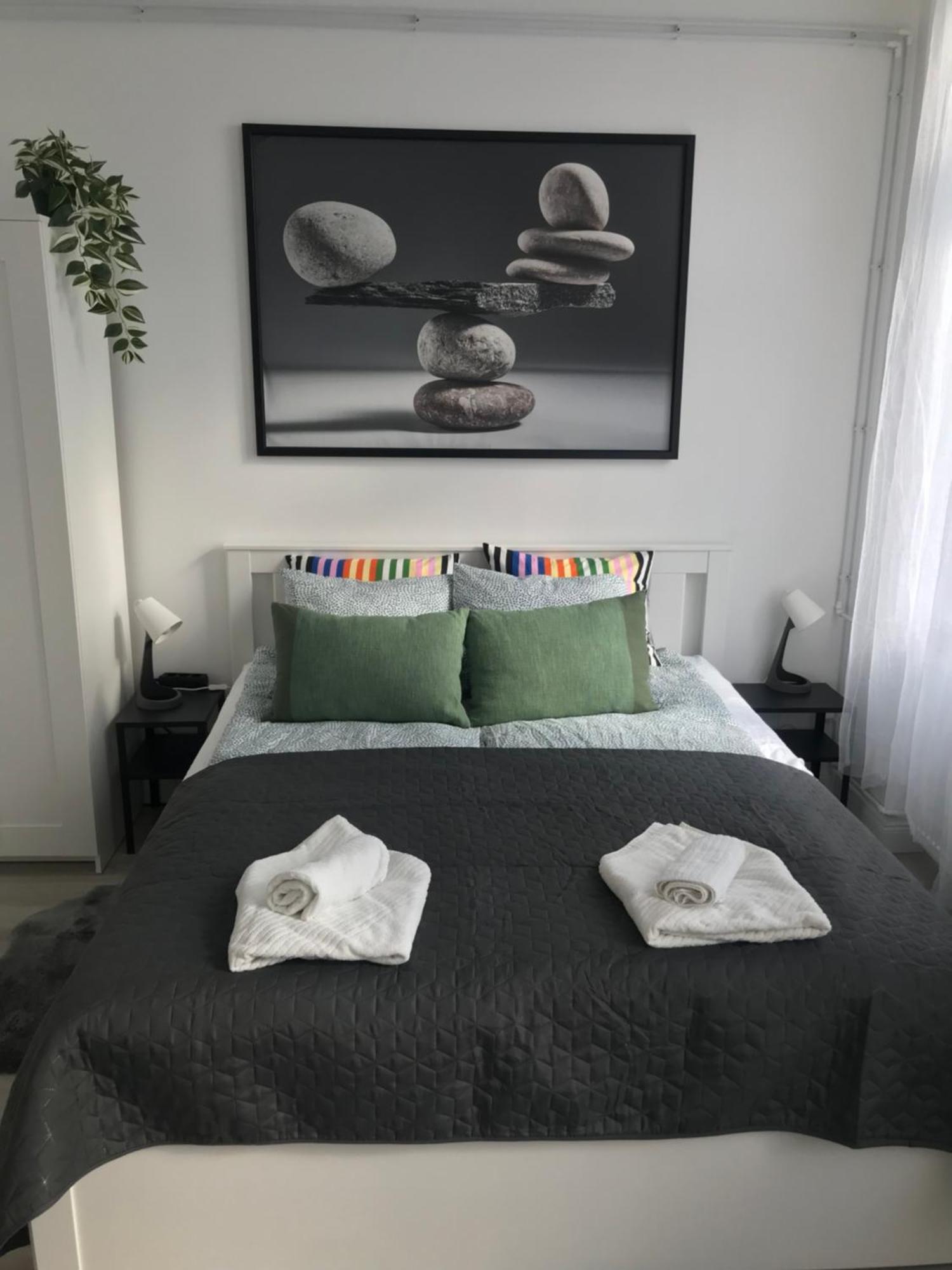 Beautiful Newly Refurbished Studio,fully Equipped Walking Distance To The Park Where Will Find The World Famous Szechenyi Thermal Bath Spa, Museums , And The Capital Circus , Ac, Smart Tv, High Speed Internet * Budapest