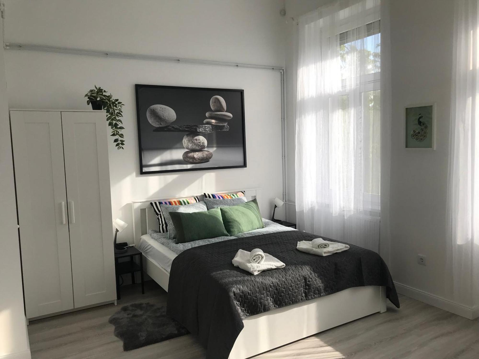 Appartamento Beautiful Newly Refurbished Studio,fully Equipped Walking Distance To The Park Where Will Find The World Famous Szechenyi Thermal Bath Spa, Museums , And The Capital Circus , Ac, Smart Tv, High Speed Internet Budapest