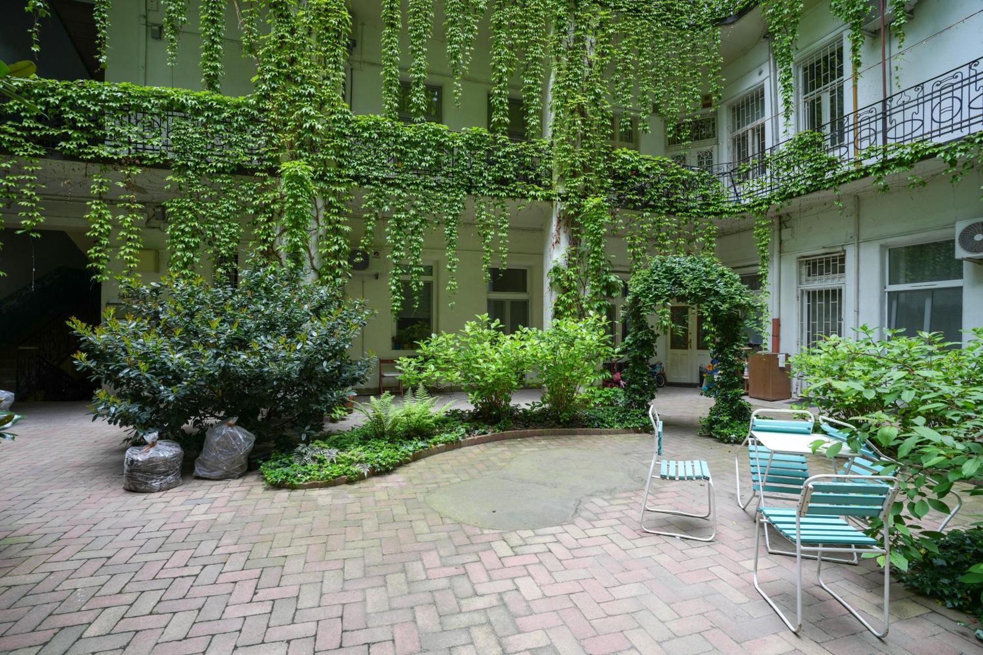 Beautiful Newly Refurbished Studio,fully Equipped Walking Distance To The Park Where Will Find The World Famous Szechenyi Thermal Bath Spa, Museums , And The Capital Circus , Ac, Smart Tv, High Speed Internet Appartamento