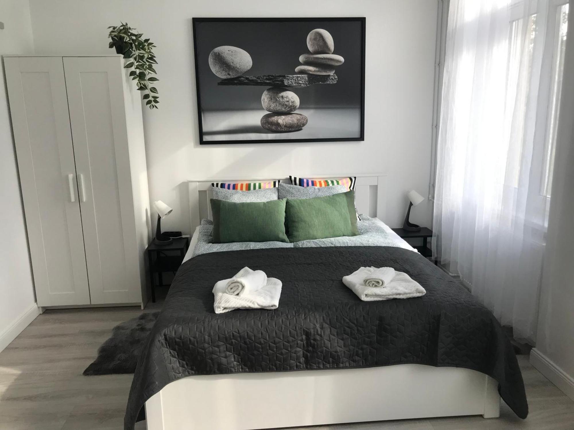 Apartment Beautiful Newly Refurbished Studio,fully Equipped Walking Distance To The Park Where Will Find The World Famous Szechenyi Thermal Bath Spa, Museums , And The Capital Circus , Ac, Smart Tv, High Speed Internet *