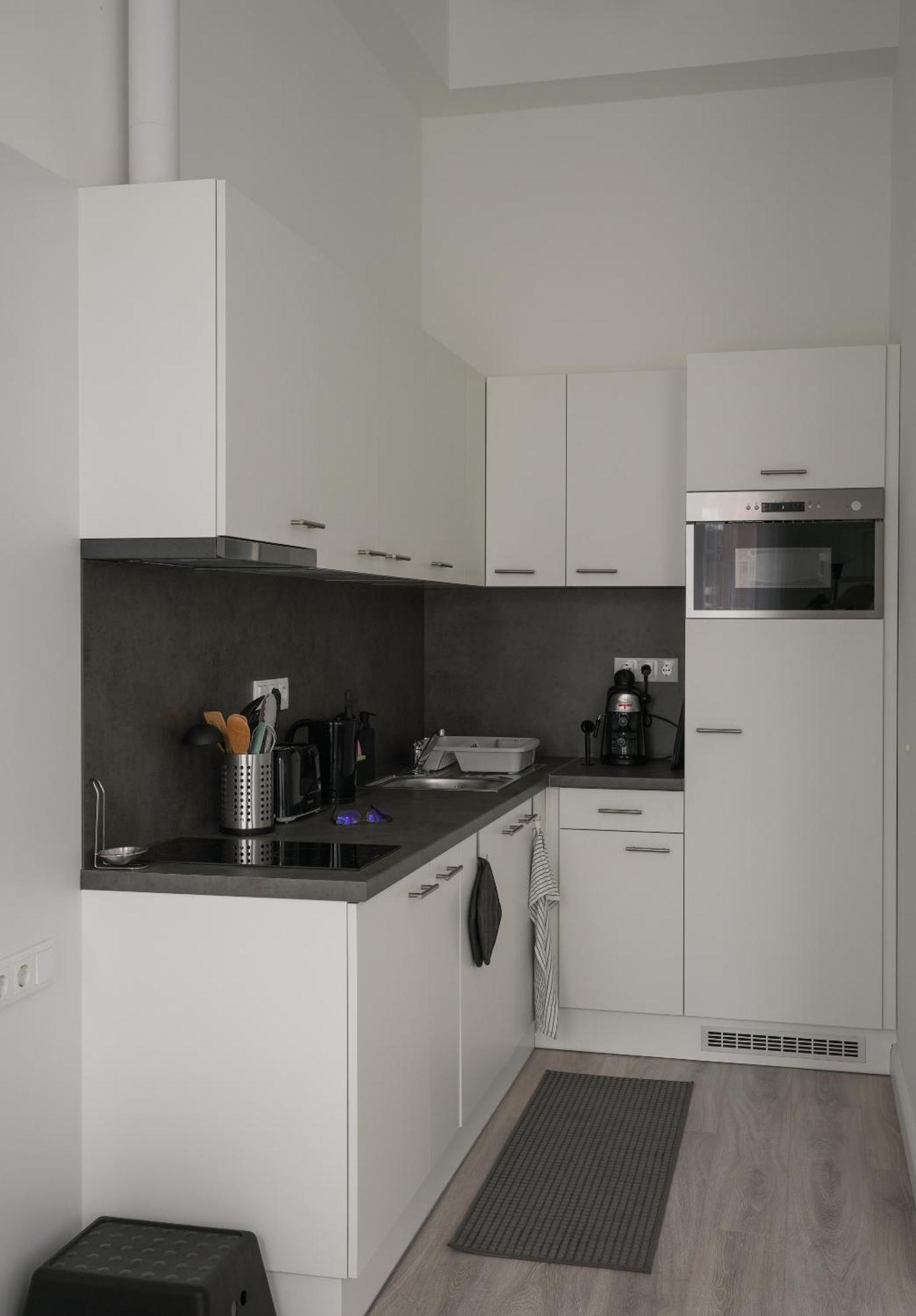 Beautiful Newly Refurbished Studio,fully Equipped Walking Distance To The Park Where Will Find The World Famous Szechenyi Thermal Bath Spa, Museums , And The Capital Circus , Ac, Smart Tv, High Speed Internet Budapest